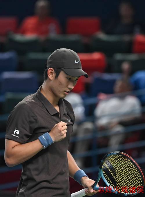 上海大师赛:商竣程男单64强出局,周意比赛因雨中断 上海大师赛:商竣程男单64强出局,周意比赛因雨中断